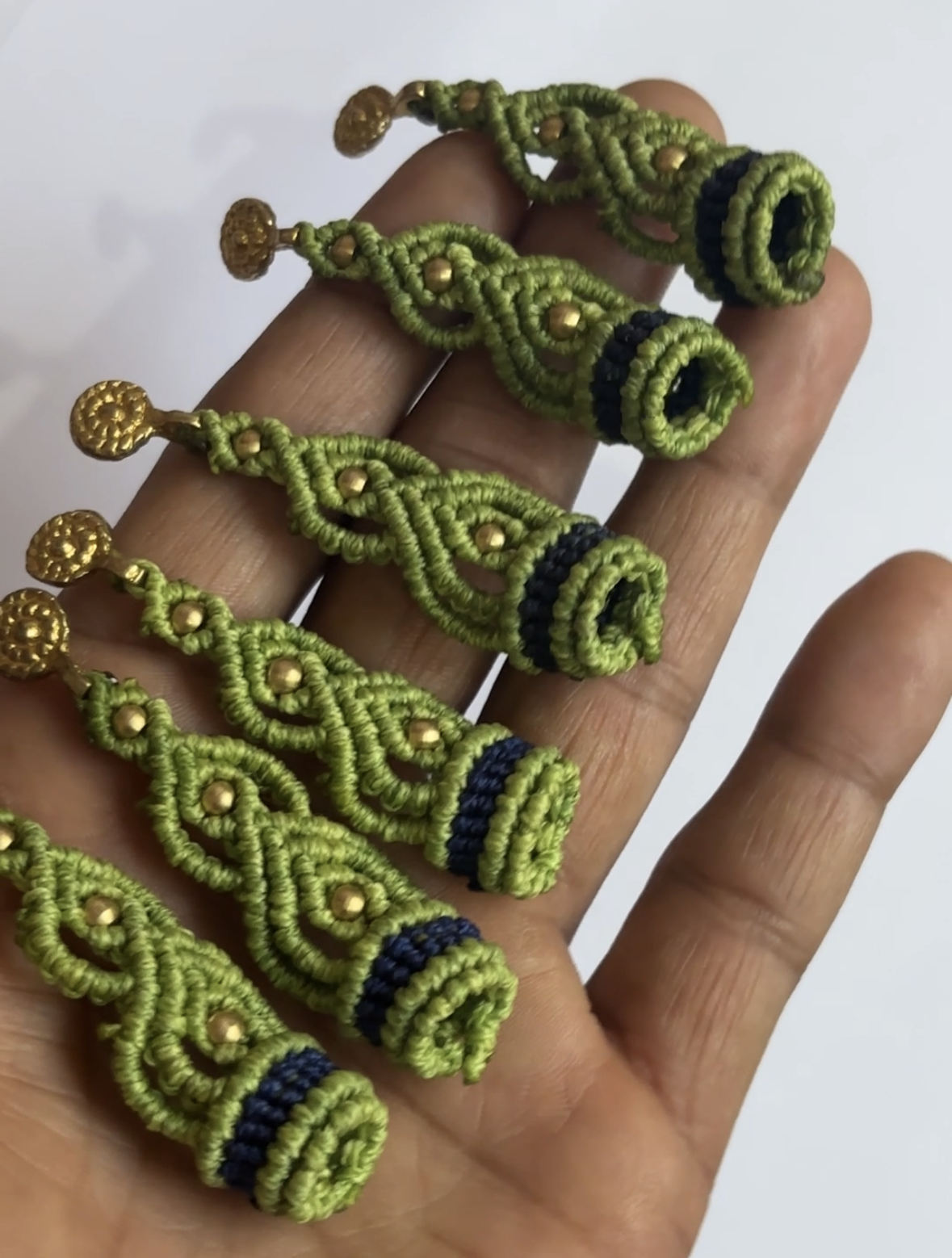 hair items, coin motif finding