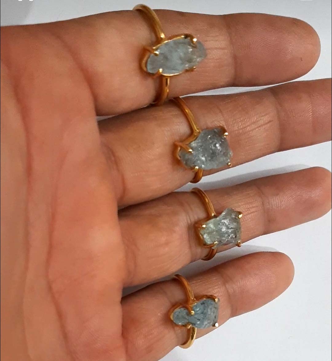 Natural aquamarine raw, 10-15mm approx