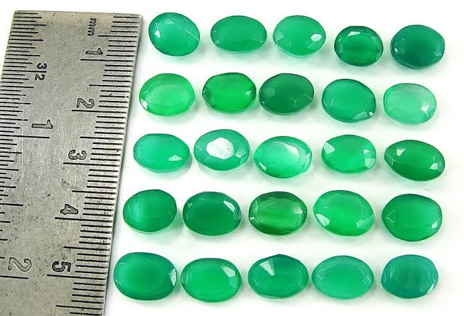 Green Onyx Drop Shape Loose Gemstone