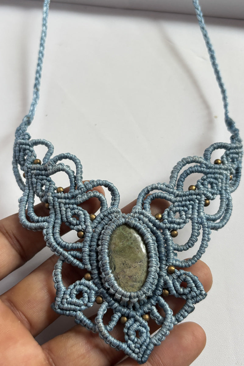 Handmade Macrame Necklace Stone Size 25To30MM Oval Shape Brown Agate Gemstone Golden Beads Green Color Threads Necklace For Women And Girl's Jewelry