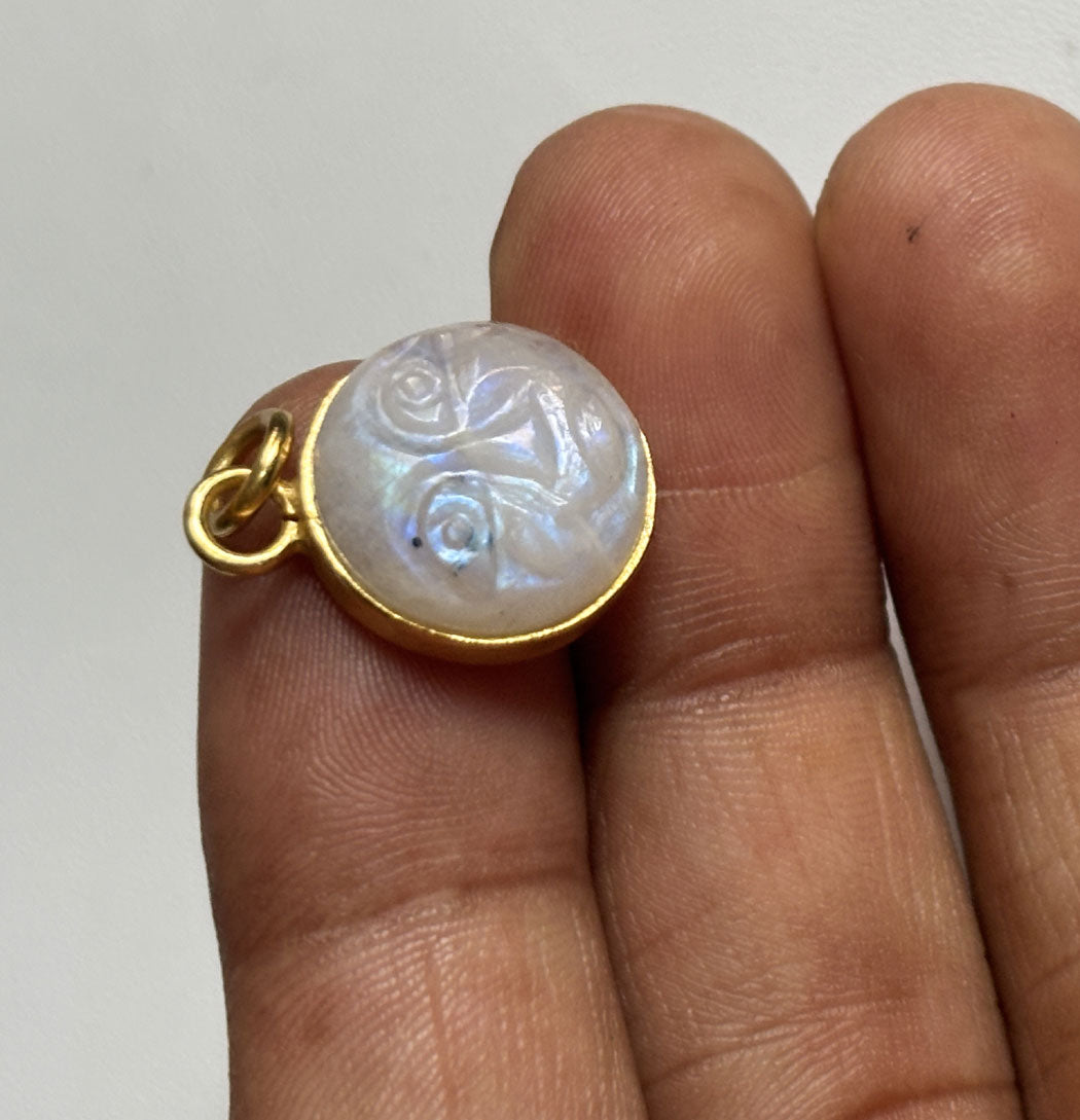 Handmade 14MM Full Moon Face Shape Rainbow Moonstone Pendant Bezel Setting 925 Sterling Silver Gold Plated Pendant Anniversary Gift for Wife For Her