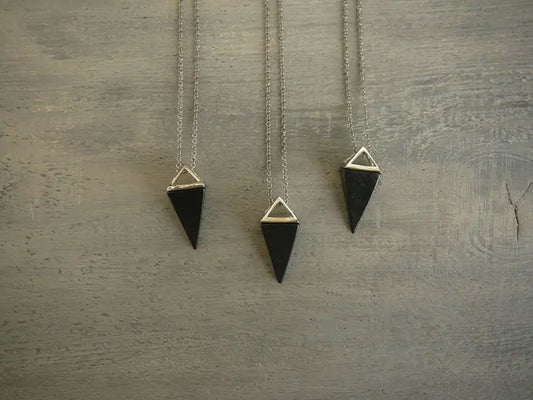 2025 Trendy Triangle Shape 25mm Crafted By Hand 925 Sterling Silver Pendant With Chain Necklace Jewelry Hematite Gemstone Pendant Bezel Setting For Anniversary Gift's Women or Men Jewelry