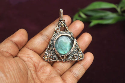 Handmade Brass Wire Wrapped Pendant Round Shape 25MM Labradorite Stone Pendant For Anniversary Gift for Wife Jewelry