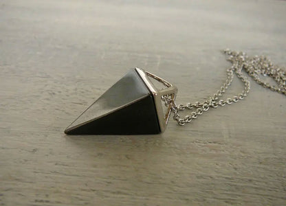 2025 Trendy Triangle Shape 25mm Crafted By Hand 925 Sterling Silver Pendant With Chain Necklace Jewelry Hematite Gemstone Pendant Bezel Setting For Anniversary Gift's Women or Men Jewelry