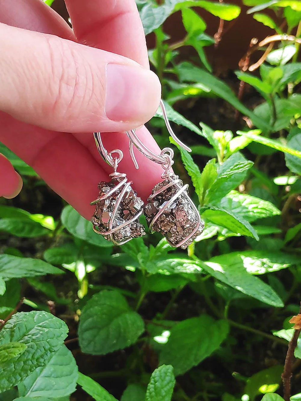 Handmade Metal Wire Wrapped Dangle Pair Earrings Druzy Gemstone Stone Size 15To20MM Raw Shape Wire Wrapped Setting Earring Foe Women's Gift Jewelry