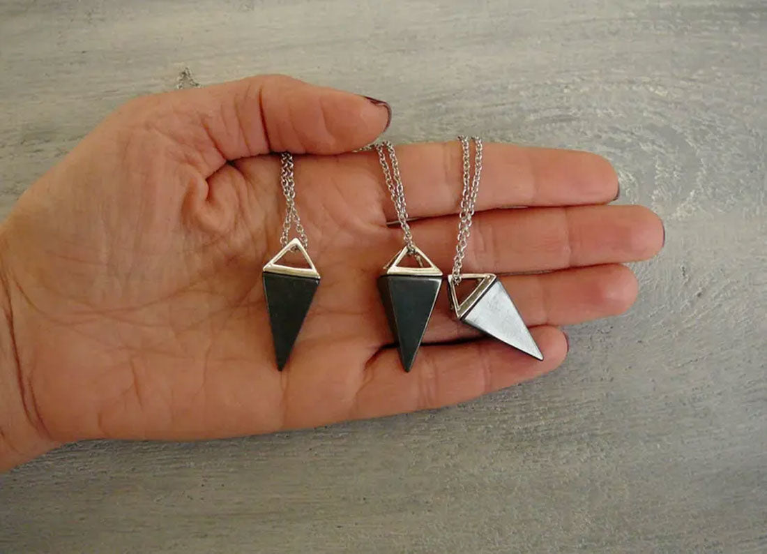 2025 Trendy Triangle Shape 25mm Crafted By Hand 925 Sterling Silver Pendant With Chain Necklace Jewelry Hematite Gemstone Pendant Bezel Setting For Anniversary Gift's Women or Men Jewelry