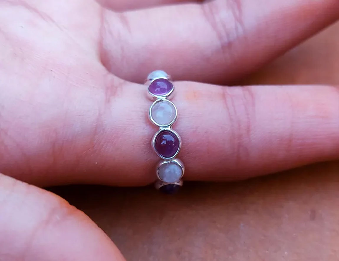 Trendy 925 Sterling Silver Gold Plated Gems Rings 3MM Handmade Amethyst or Rainbow Moonstone n Stone Round Shape Bezel Set Ring For Her Jewelry