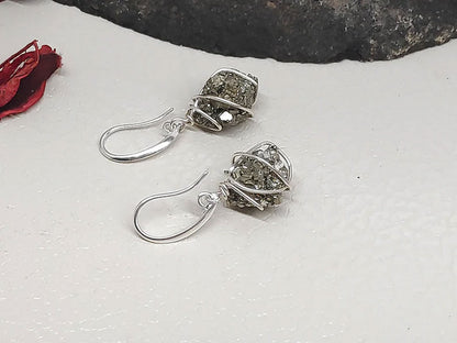 Handmade Metal Wire Wrapped Dangle Pair Earrings Druzy Gemstone Stone Size 15To20MM Raw Shape Wire Wrapped Setting Earring Foe Women's Gift Jewelry