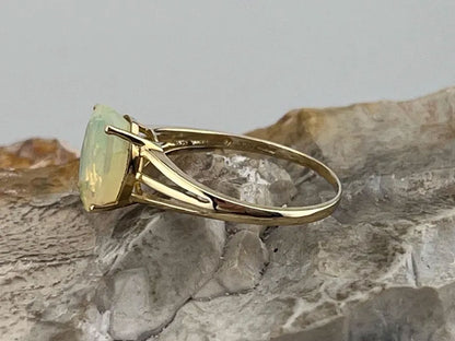 Gold Split-Shank Ring with Faceted Green Amethyst