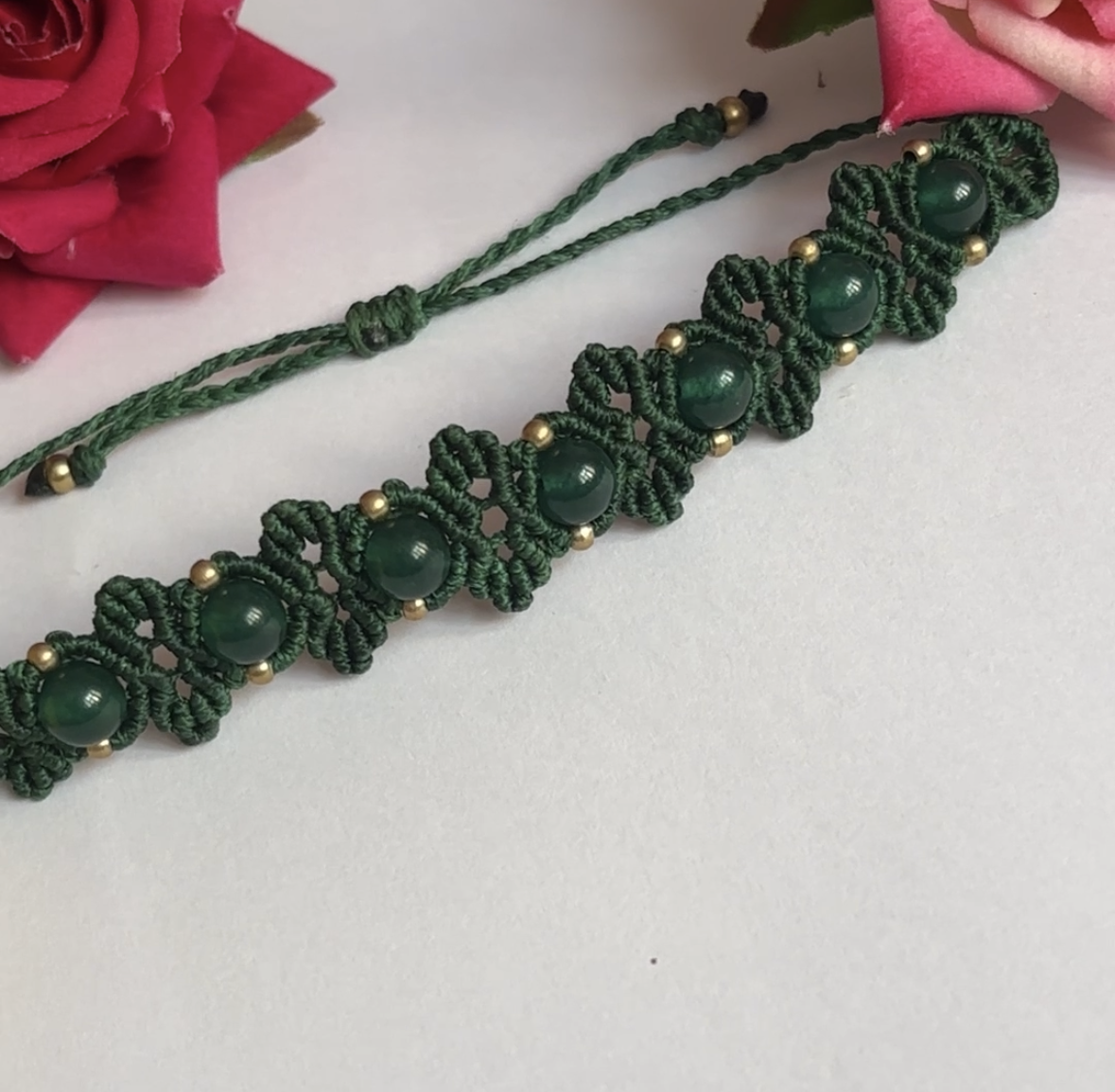 Roundel 7-8mm beaded bracelet, green color stone