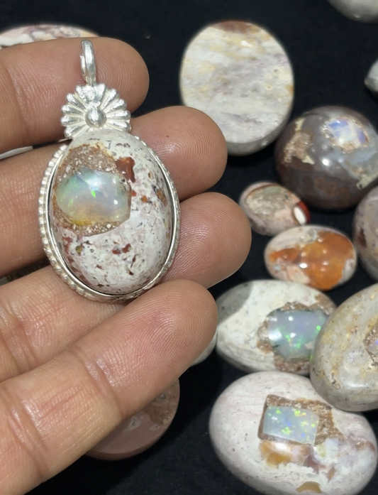 Multiple color stone, clover carving, 12mm, both side flat
