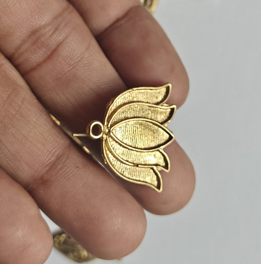 Awesome Golden Color Lotus Flower Shape 10To15mm Brass Finding Jewelry Component Suppliers Used For Making Jewelry