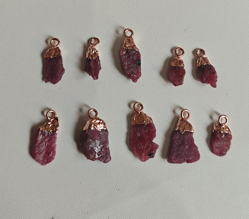 10To15mm Ruby Raw Gemstone Pendant Brass Golden Color Electroplated Setting Pendant Uneven Shape Pendant For Happy Birthday Gift's Pendant Jewelry