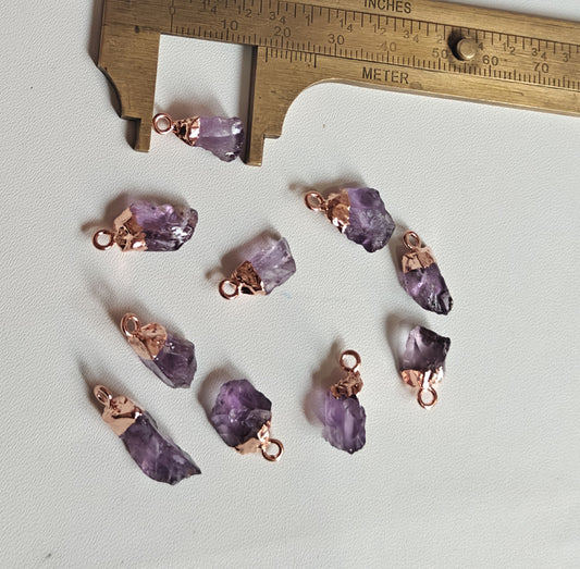 Trendy 10To15mm Amethyst Raw Gemstone Pendant Brass Golden Color Electroplated Setting Pendant Uneven Shape Pendant For Happy Birthday Gift's Pendant
