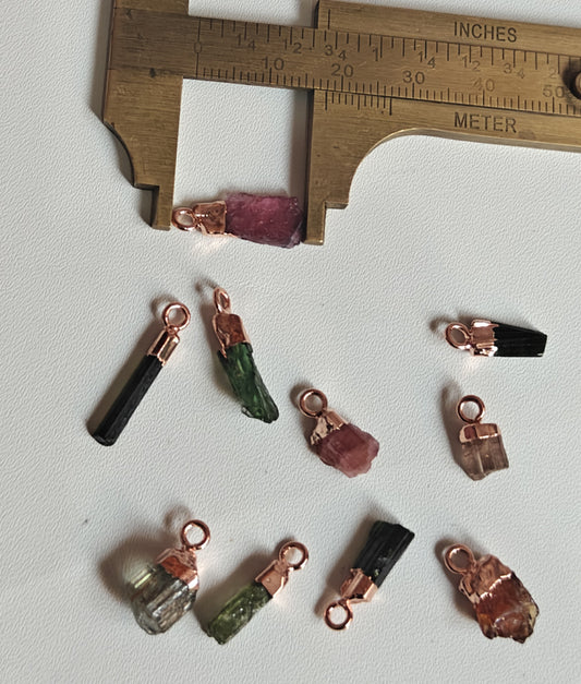 Trendy 10To15mm Multi Tourmaline Raw Gemstone Pendant Brass Golden Color Electroplated Setting Pendant Uneven Shape Pendant For Happy Birthday Gift's Pendant