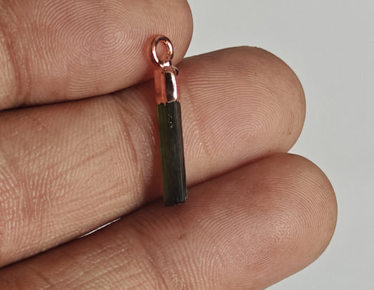 Trendy 10To15mm Green Tourmaline Raw Gemstone Pendant Brass Golden Color Electroplated Setting Pendant Pen Shape Pendant For Happy Birthday Gift's Pendant