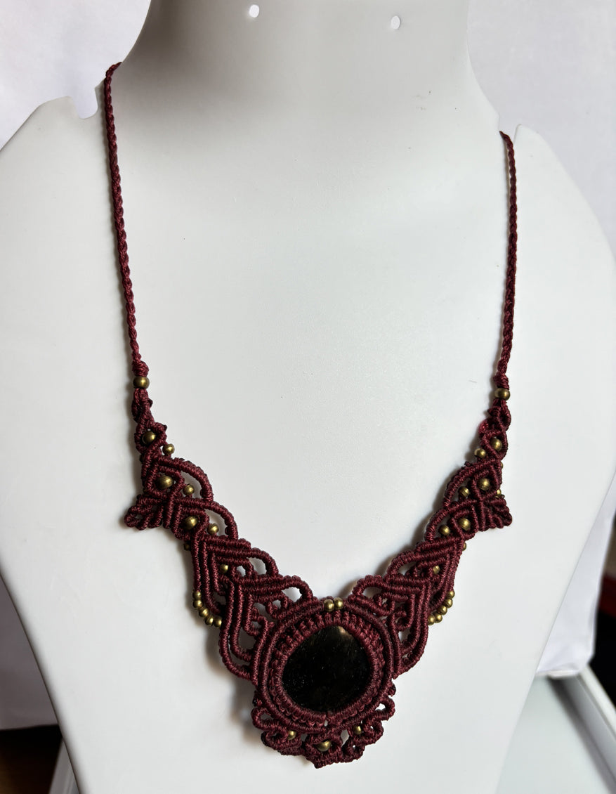 Handmade Macrame Heart Shape Labradorite Necklace 25–30mm