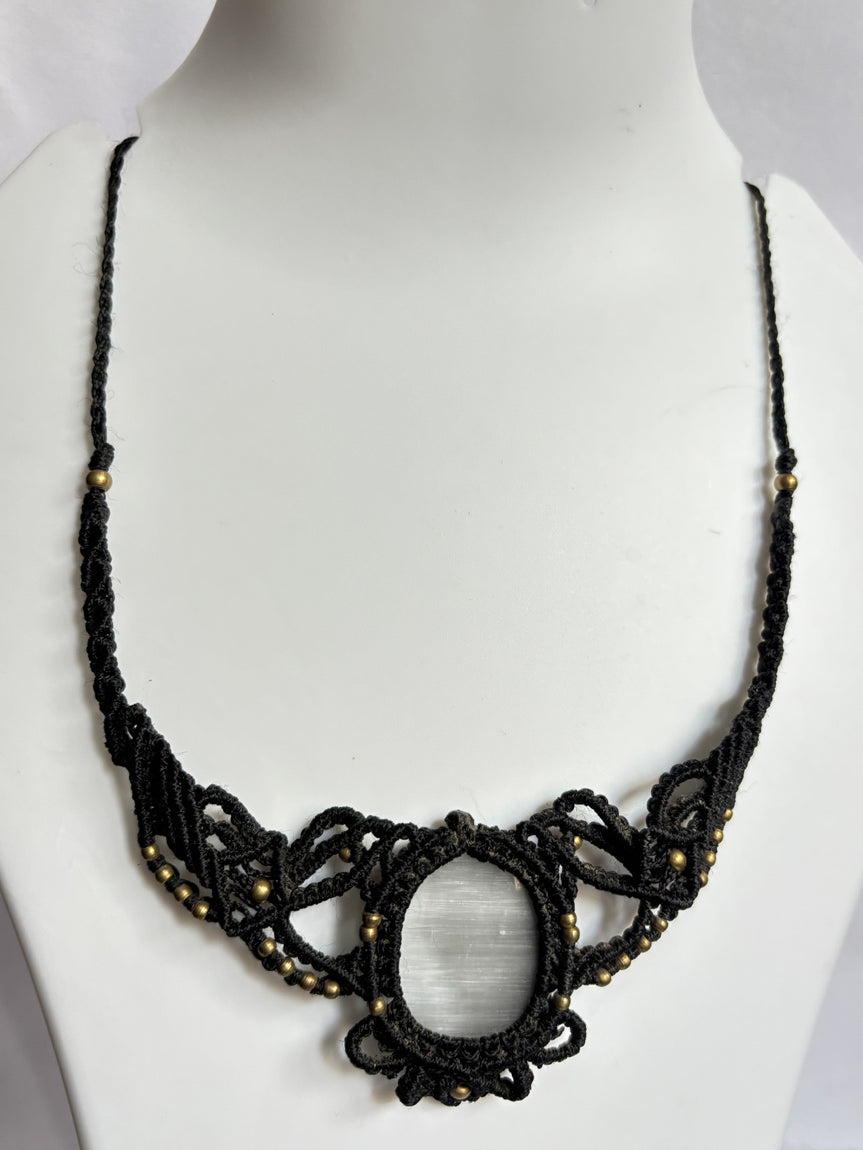 Trendy Handmade Macrame Necklace Stone Size 25To30MM Round Shape Agate Gemstone Beads Black Color Threads Necklace For Women And Girl's Jewelry