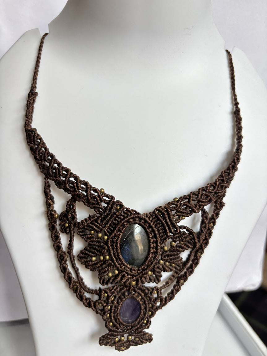 Macrame Labradorite & Amethyst Round Necklace | Green Threads