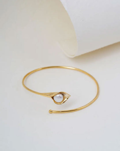 Adjustable Handmade Wire Wrapped Brass Bangle Size 10MM Round Shape White Pearl Gemstone Bezel Set Bangle For Happy Birthday Gift For Women