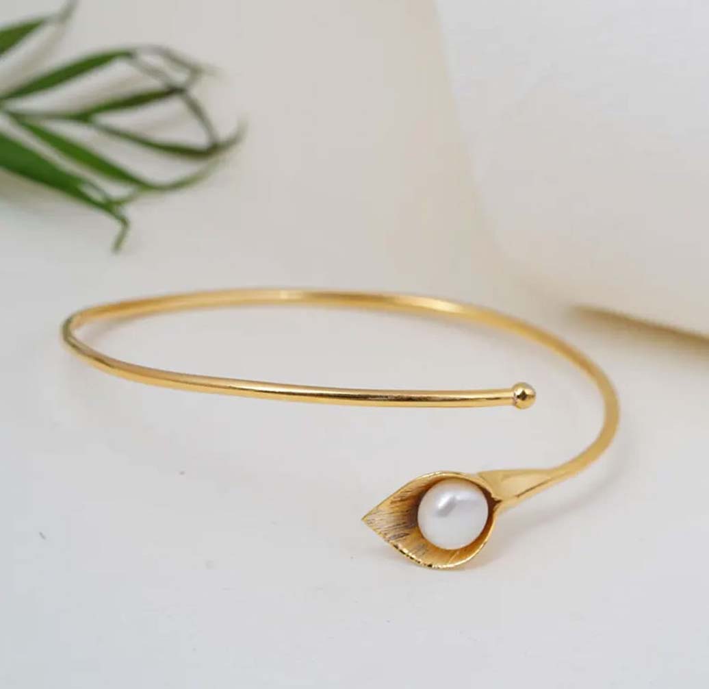 Adjustable Handmade Brass Bangle Size 10MM Round Shape White Pearl Gemstone Bezel Set Bangle For Happy Birthday Gift For Women