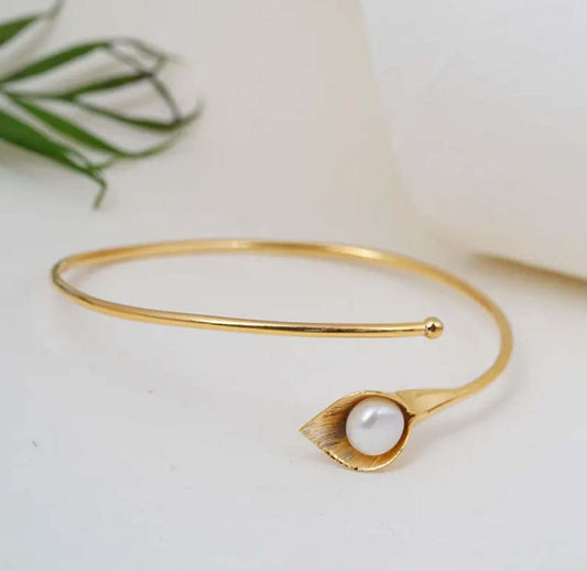 Adjustable Handmade Brass Bangle Size 10MM Round Shape White Pearl Gemstone Bezel Set Bangle For Happy Birthday Gift For Women