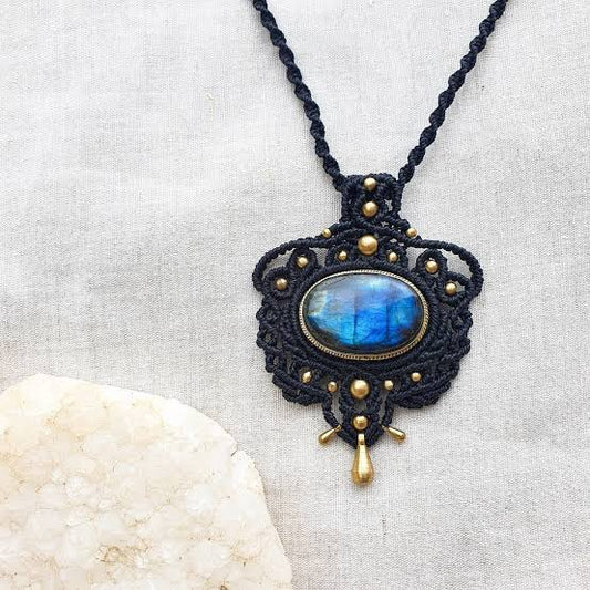 Handmade Macrame Necklace | Oval Shape Labradorite
