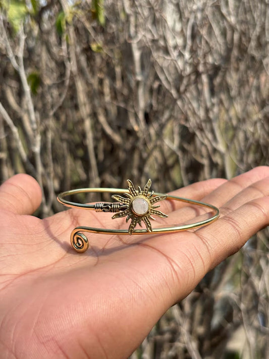 Vintage Gold Sunburst Cuff - Celestial Moonstone Bangle
