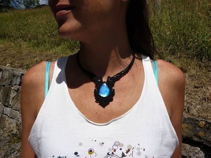 Blue Labradorite Macrame Teardrop Necklace | Boho Chic