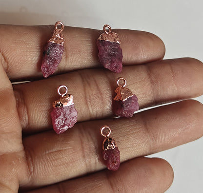 10To15mm Ruby Raw Gemstone Pendant Brass Golden Color Electroplated Setting Pendant Uneven Shape Pendant For Happy Birthday Gift's Pendant Jewelry