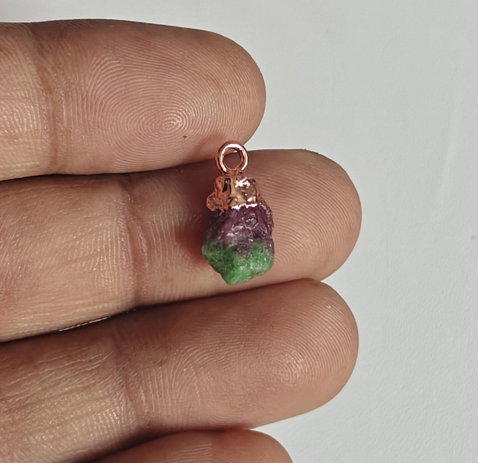 10To15mm Ruby Raw Gemstone Pendant Brass Golden Color Electroplated Setting Pendant Uneven Shape Pendant For Happy Birthday Gift's Pendant Jewelry