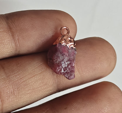 10To15mm Ruby Raw Gemstone Pendant Brass Golden Color Electroplated Setting Pendant Uneven Shape Pendant For Happy Birthday Gift's Pendant Jewelry