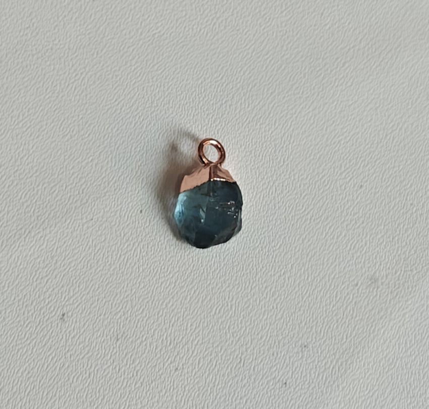 Trendy 10To15mm Aquamarine Raw Gemstone Pendant Brass Golden Color Electroplated Setting Pendant Uneven Shape Pendant For Happy Birthday Gift's Pendant