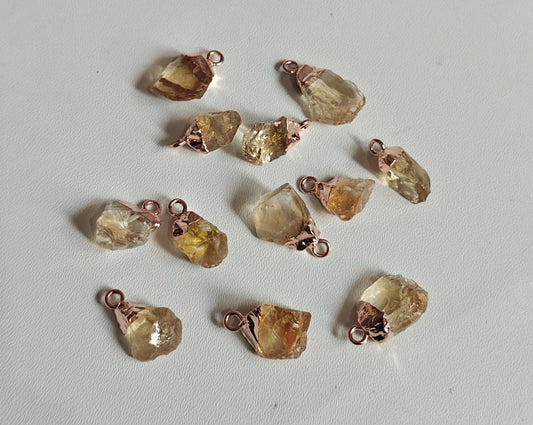 Trendy 10To15mm Citrine Raw Gemstone Pendant Brass Golden Color Electroplated Setting Pendant Uneven Shape Pendant For Happy Birthday Gift's Pendant