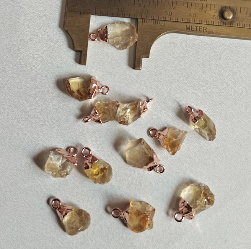 Trendy 10To15mm Citrine Raw Gemstone Pendant Brass Golden Color Electroplated Setting Pendant Uneven Shape Pendant For Happy Birthday Gift's Pendant