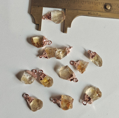 Trendy 10To15mm Citrine Raw Gemstone Pendant Brass Golden Color Electroplated Setting Pendant Uneven Shape Pendant For Happy Birthday Gift's Pendant