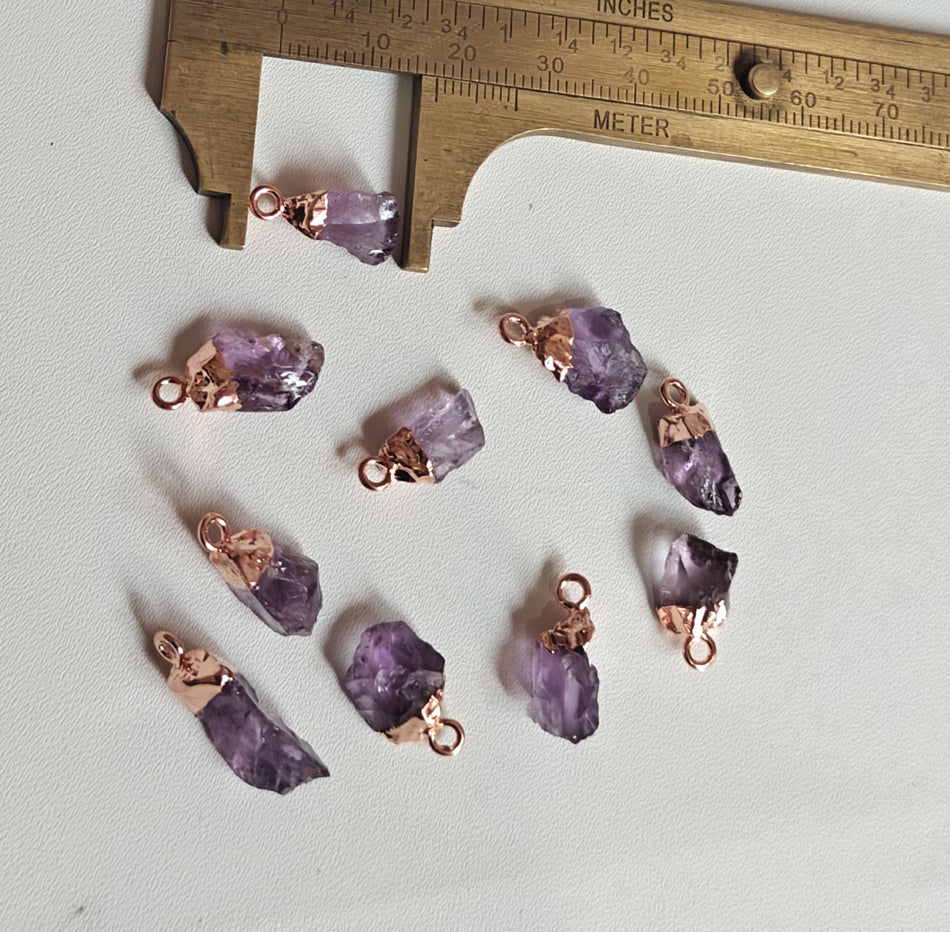 Trendy 10To15mm Amethyst Raw Gemstone Pendant Brass Golden Color Electroplated Setting Pendant Uneven Shape Pendant For Happy Birthday Gift's Pendant