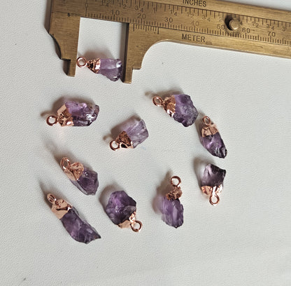 Trendy 10To15mm Amethyst Raw Gemstone Pendant Brass Golden Color Electroplated Setting Pendant Uneven Shape Pendant For Happy Birthday Gift's Pendant