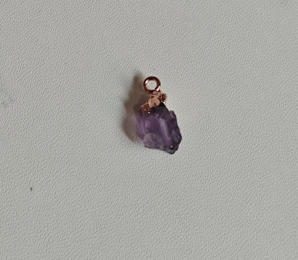Trendy 10To15mm Amethyst Raw Gemstone Pendant Brass Golden Color Electroplated Setting Pendant Uneven Shape Pendant For Happy Birthday Gift's Pendant
