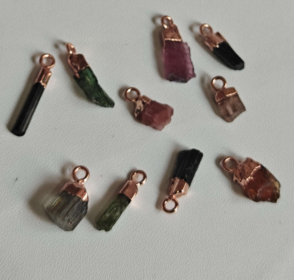 Trendy 10To15mm Multi Tourmaline Raw Gemstone Pendant Brass Golden Color Electroplated Setting Pendant Uneven Shape Pendant For Happy Birthday Gift's Pendant