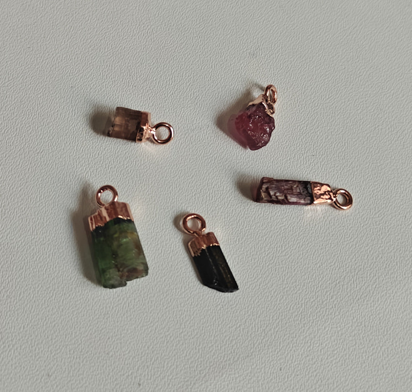 Trendy 10To15mm Multi Tourmaline Raw Gemstone Pendant Brass Golden Color Electroplated Setting Pendant Uneven Shape Pendant For Happy Birthday Gift's Pendant