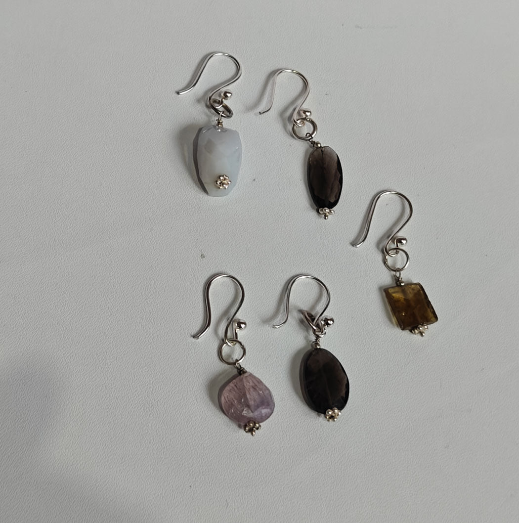 Handmade 925 Sterling Silver Dangle Pair Earrings Heart Shape 8MM Rainbow Moonstone Beads Gemstone Earring Drilled Set For Women or Girl's Jewelry