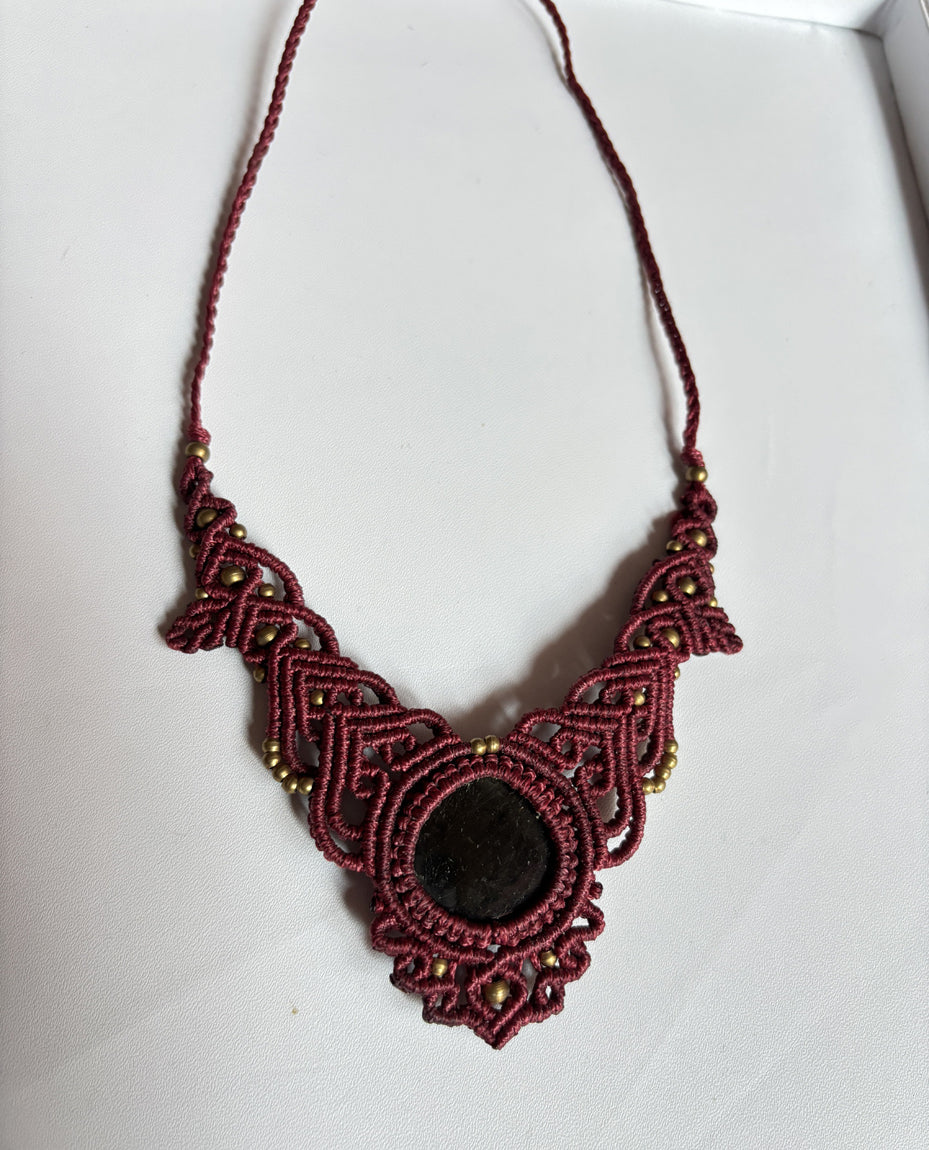 Handmade Macrame Heart Shape Labradorite Necklace 25–30mm