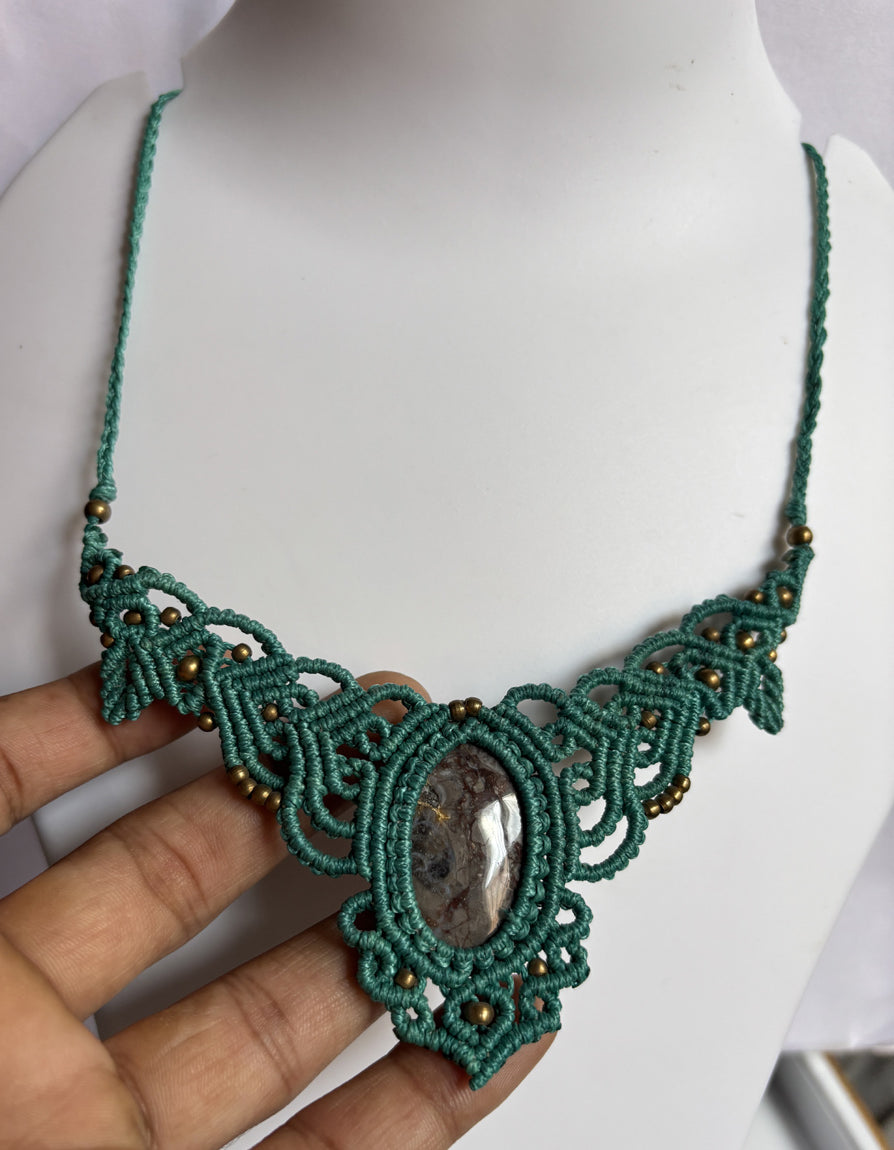 Macrame Labradorite Oval Necklace 25–30mm | Purple Threads