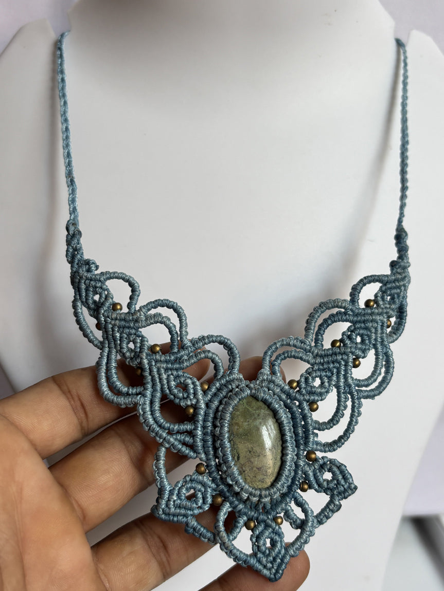 Handmade Macrame Necklace Stone Size 25To30MM Oval Shape Brown Agate Gemstone Golden Beads Green Color Threads Necklace For Women And Girl's Jewelry