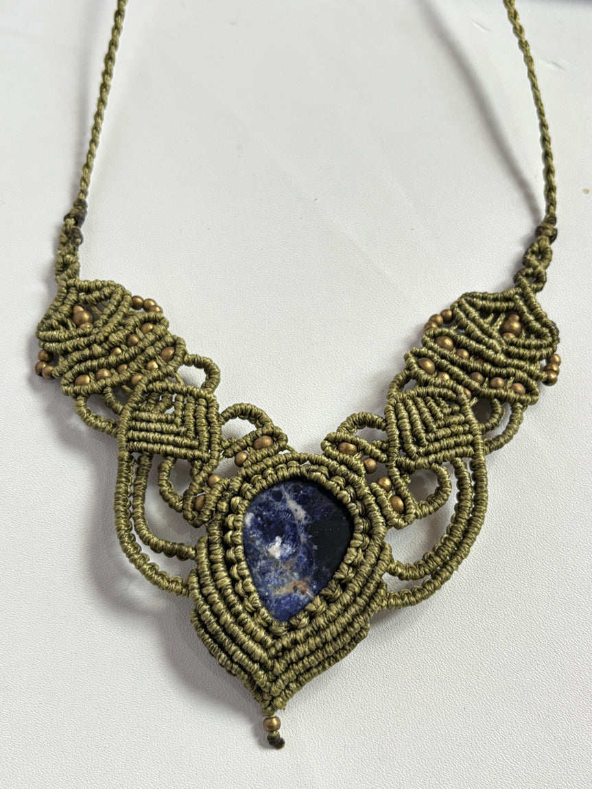 Trendy Handmade Macrame Necklace Stone Size 25To30MM Pear Shape Sodalite Gemstone Golden Color Beads Threads Necklace For Women And Girl's Jewelry