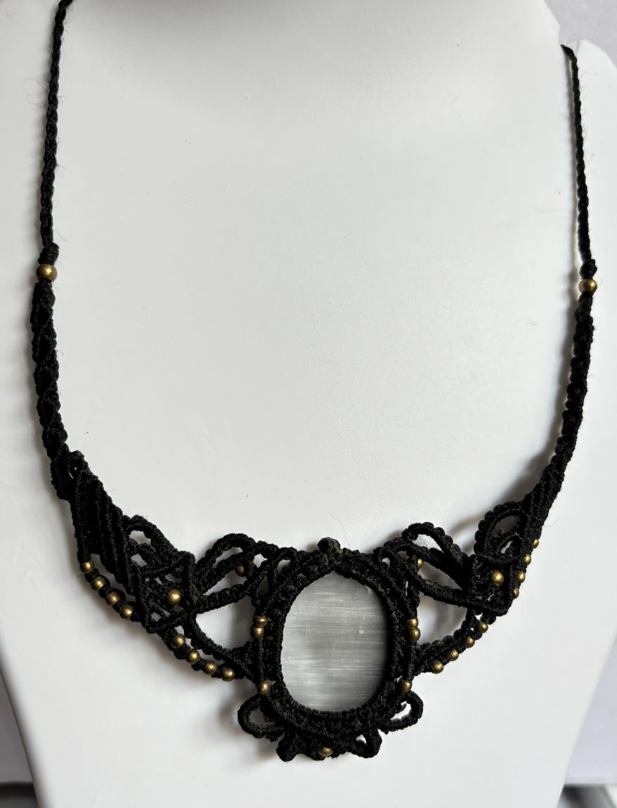 Trendy Handmade Macrame Necklace Stone Size 25To30MM Round Shape Agate Gemstone Beads Black Color Threads Necklace For Women And Girl's Jewelry