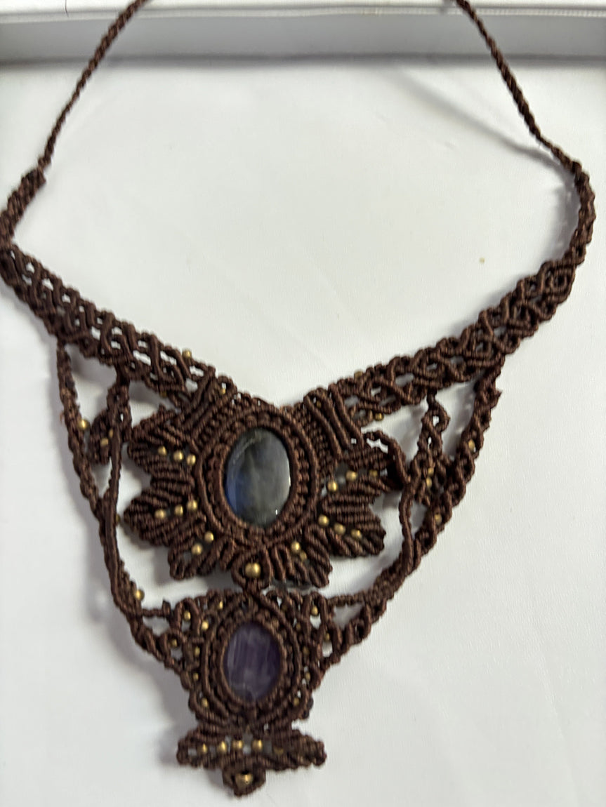 Macrame Labradorite & Amethyst Round Necklace | Green Threads