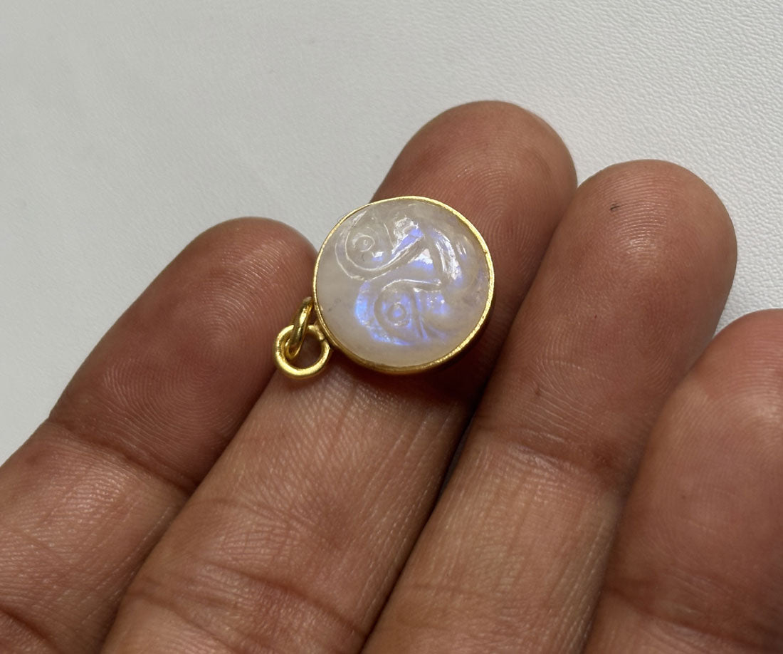 Handmade 14MM Full Moon Face Shape Rainbow Moonstone Pendant Bezel Setting 925 Sterling Silver Gold Plated Pendant Anniversary Gift for Wife For Her